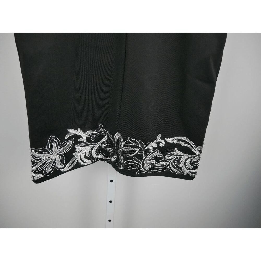 XSCAPE Embroidered Appliqué Scuba Crepe Cocktail Dress Size 6 - Picture 7 of 11